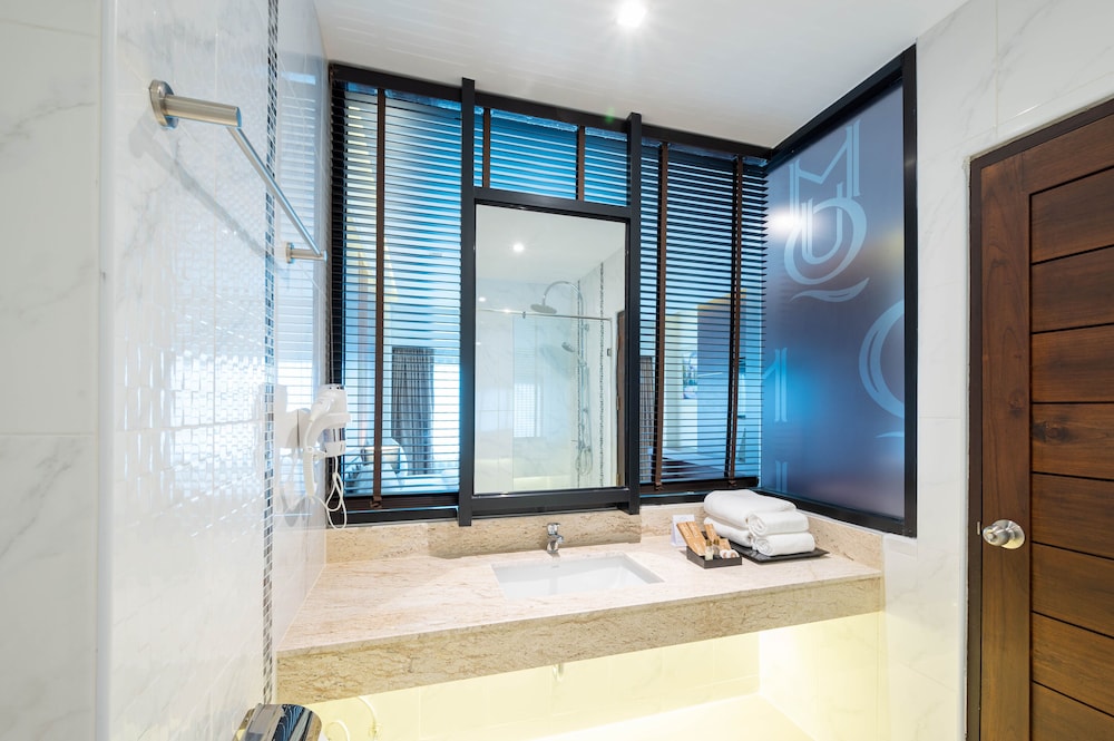 Deluxe Double Room, 1 Bedroom, Non Smoking, Ensuite - Photo 3