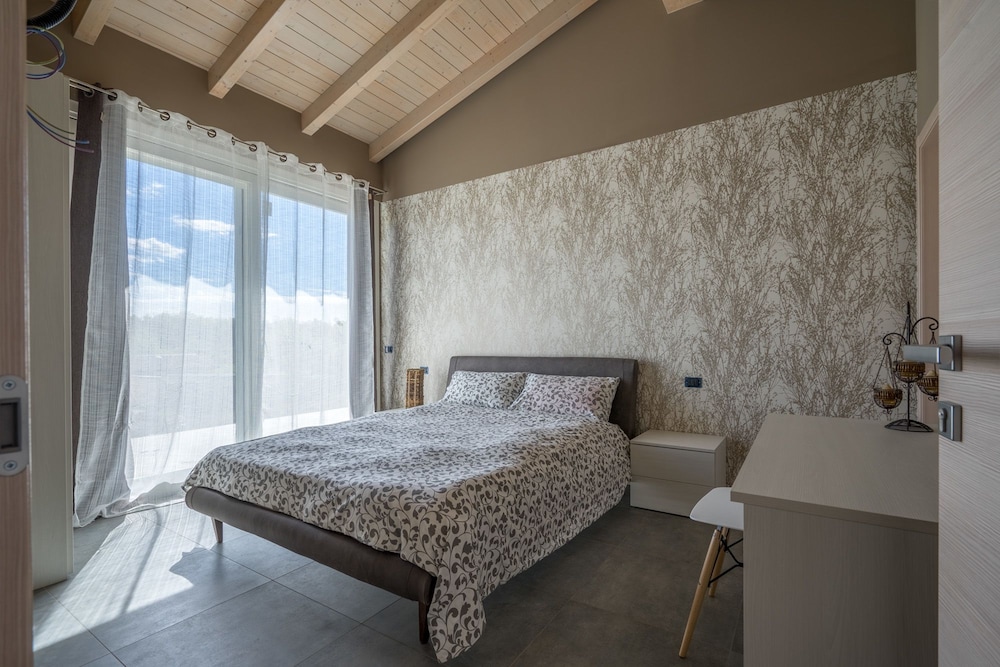 Deluxe Double Room, Terrace, Pool View photo 1