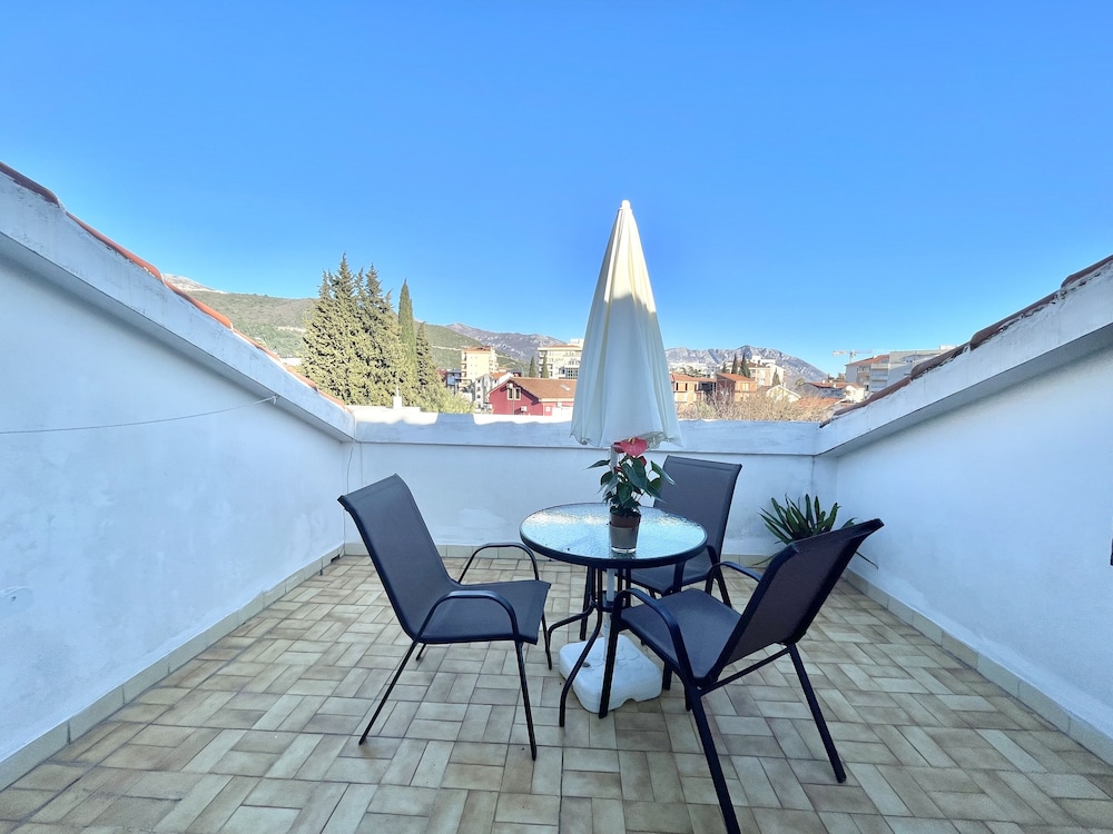 Romantic Apartment - Photo 9
