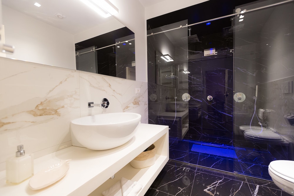 Junior Suite, 1 Bedroom, Balcony photo 2