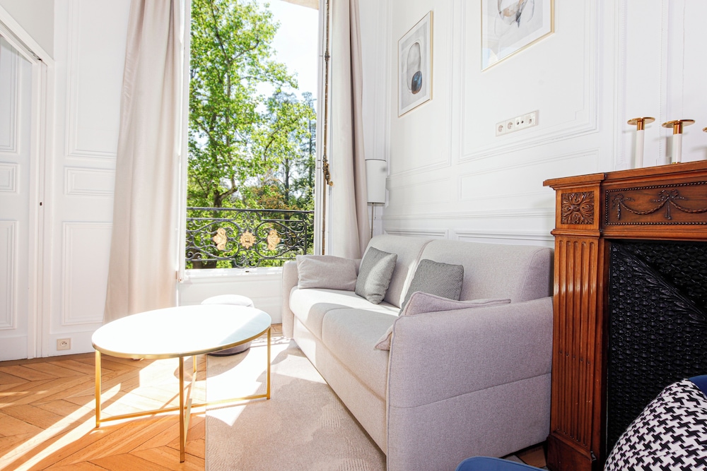City Apartment, 1 King Bed with Sofa bed, Air conditioning, Park View