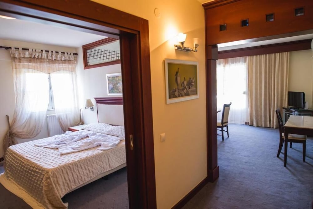 Executive Suite photo 2