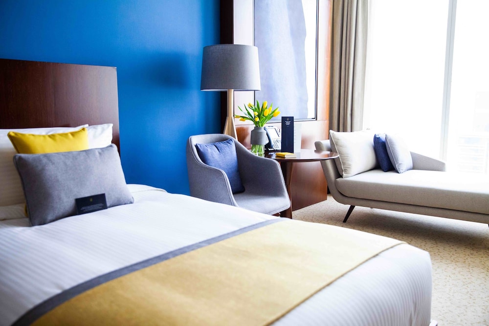 Deluxe Room thumbnail 5