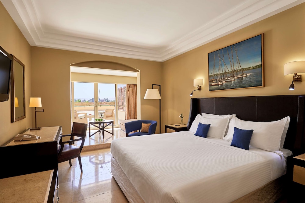 Deluxe Room, 1 King Bed (Nile View) - Photo 1