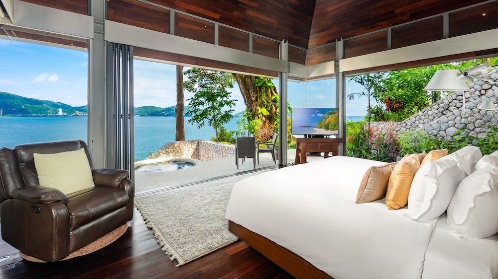 Luxury Villa photo 1