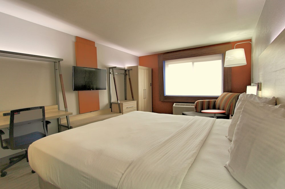 Standard Room, 1 King Bed (Leisure) - Photo 3
