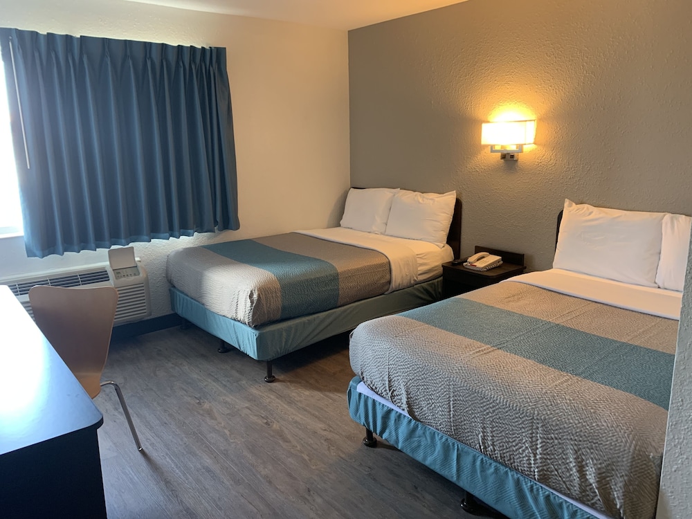 Deluxe Room, 2 Double Beds, Non Smoking, Refrigerator photo 2