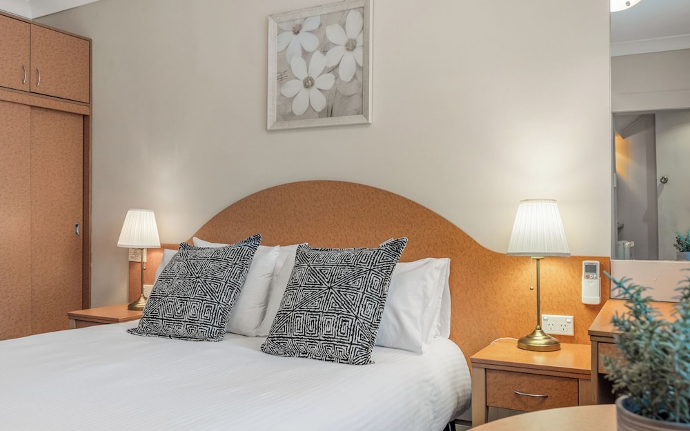 Queen Room - Photo 2