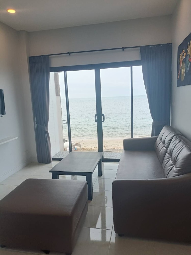 Family Villa, Kitchen, Beachfront - Photo 31