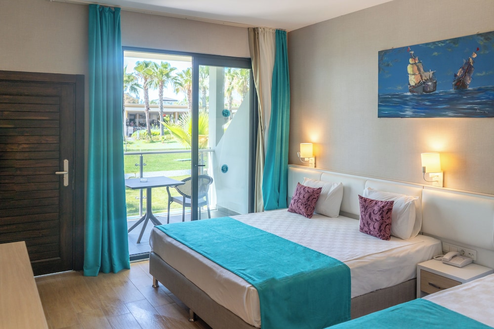 Deluxe Triple Room photo 1