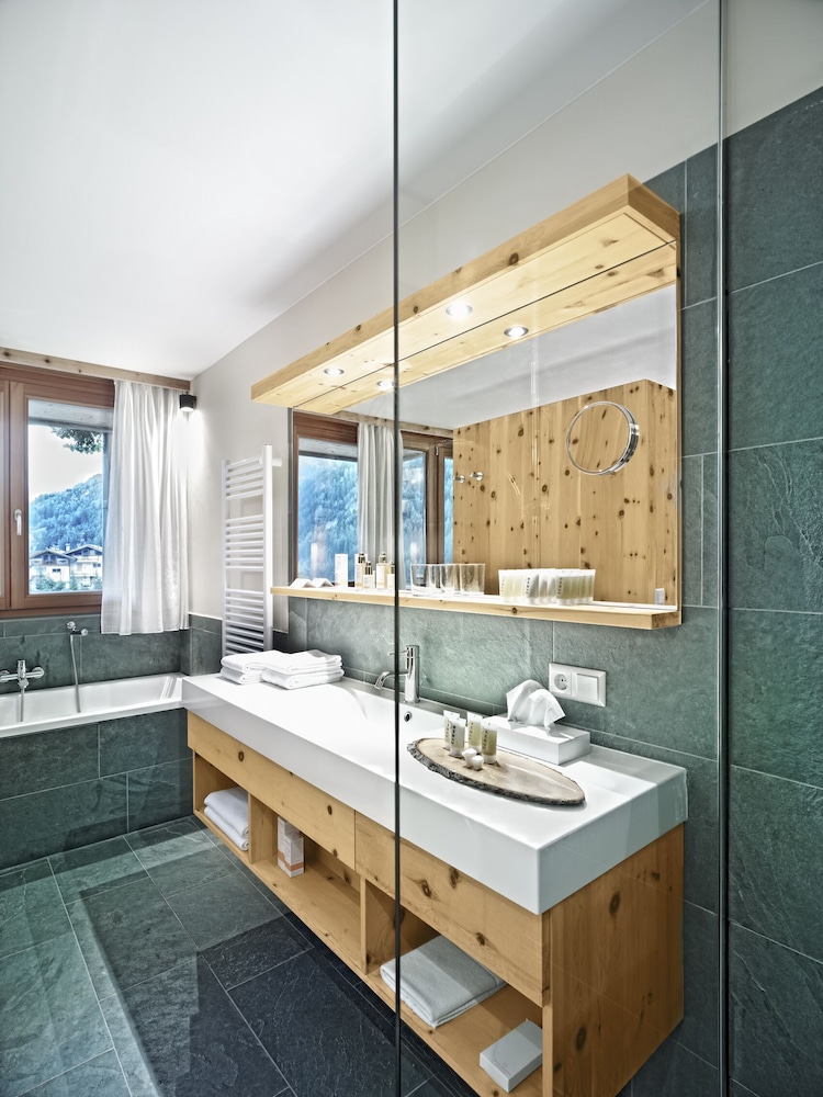 Double Room, Lake View - Photo 2