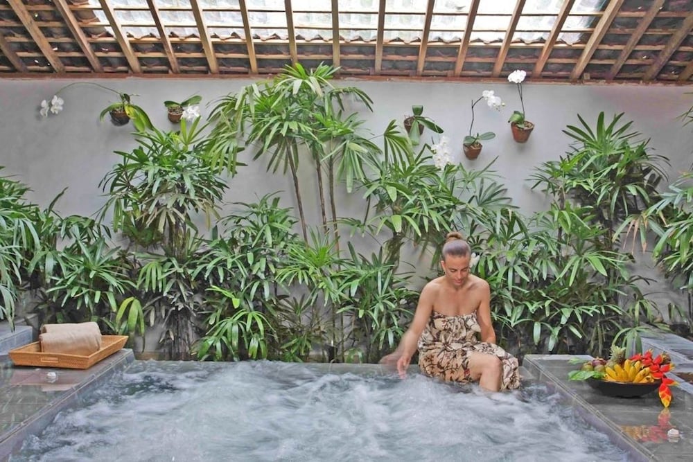 Heritage Suite with Private Jetted Tub - Photo 4