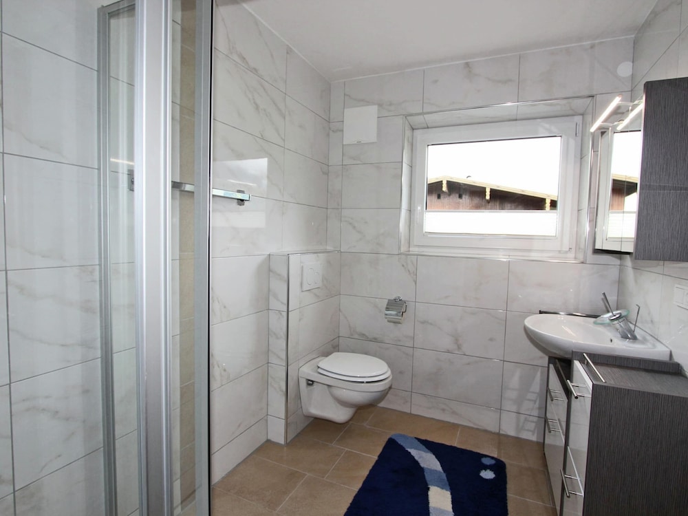 Comfort Apartment, 3 Bedrooms photo 3
