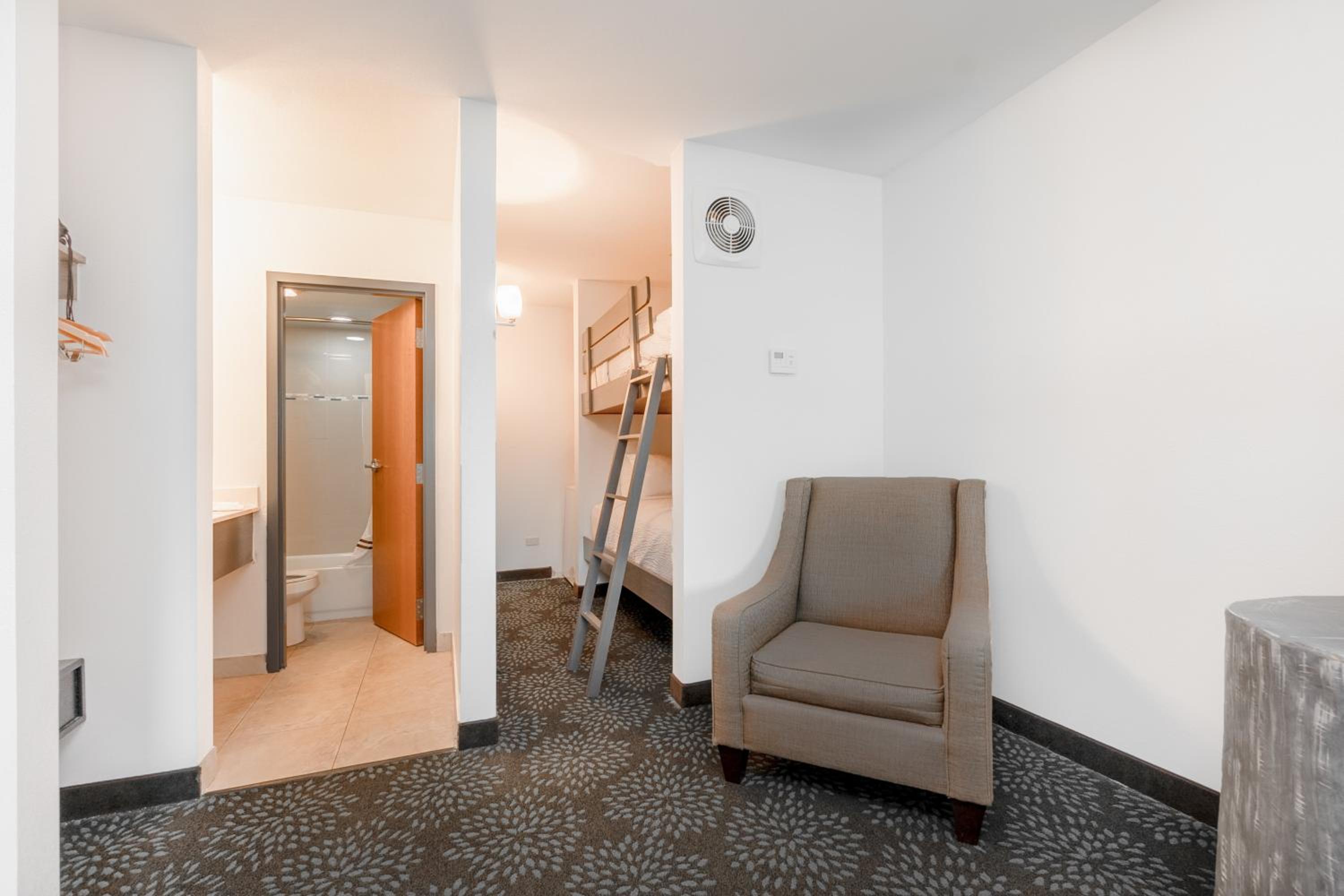Kids King Suite - Non-Smoking photo 2