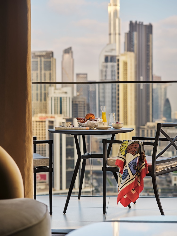 Suite (Marina Sky)