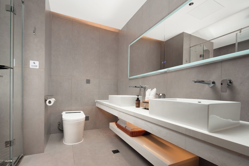 Standard Double or Twin Room, 2 Double Beds, City View photo 2