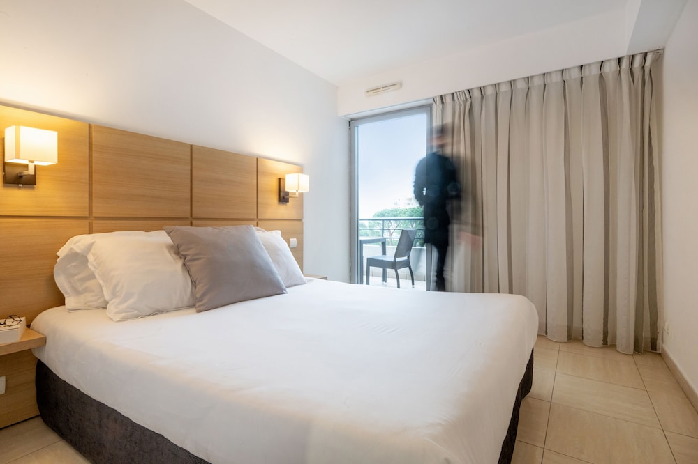 Standard Apartment, 1 Double Bed with Sofa bed photo 2