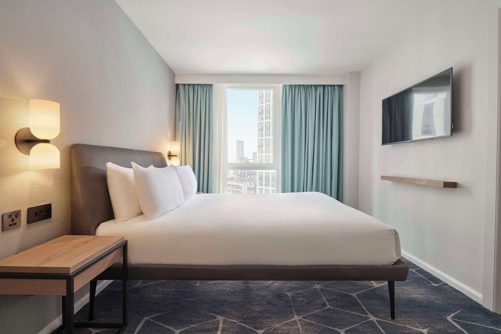 Suite, 1 King Bed, Park View photo 2