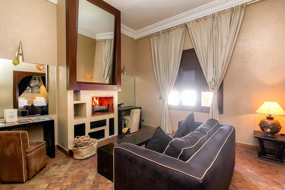Premium Suite, Fireplace