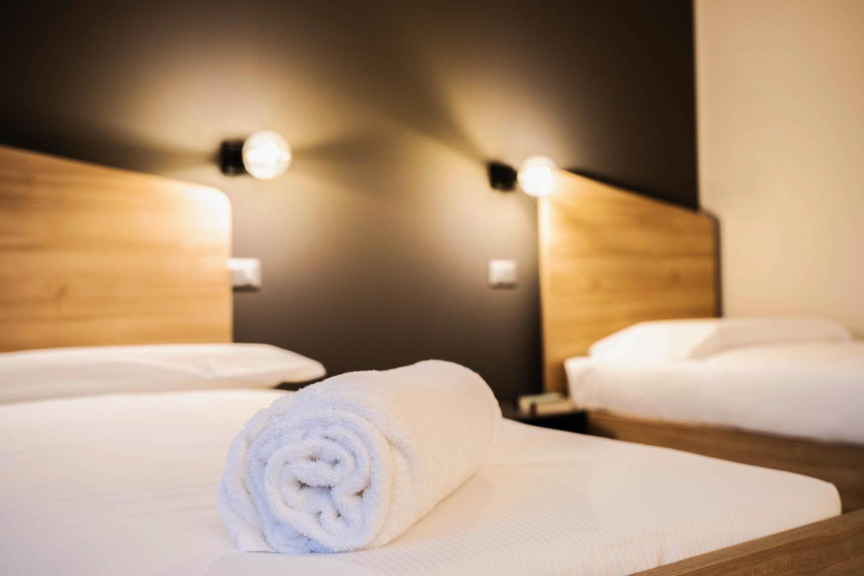 Superior Twin Room - Photo 11
