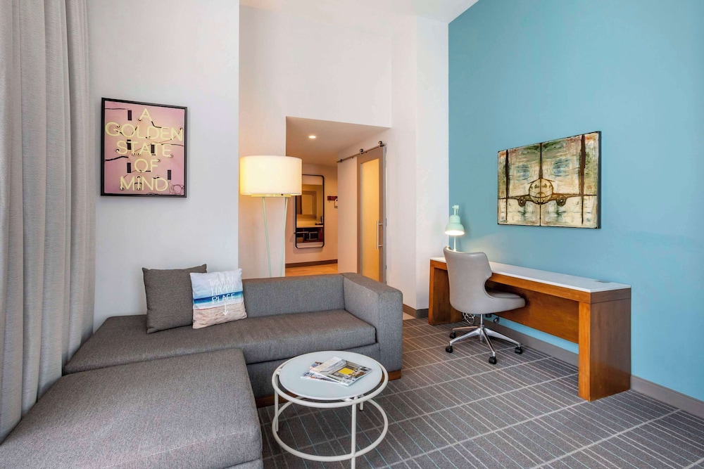 Tower Suite, 1 King Bed, Non Smoking