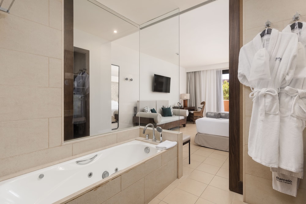 Double Room, Pool View (DBL12 | 2A1C)