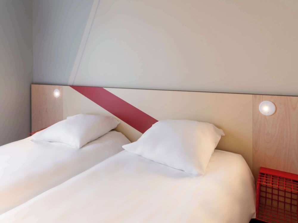 Standard Room, 2 Twin Beds photo 2
