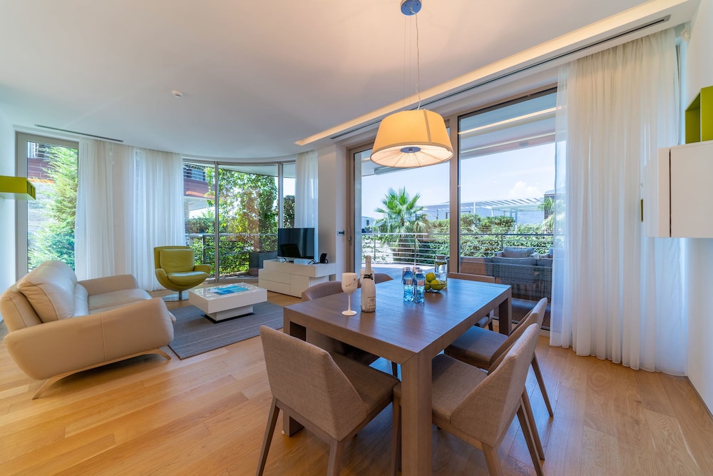 Apartment, 3 Bedrooms, Garden View