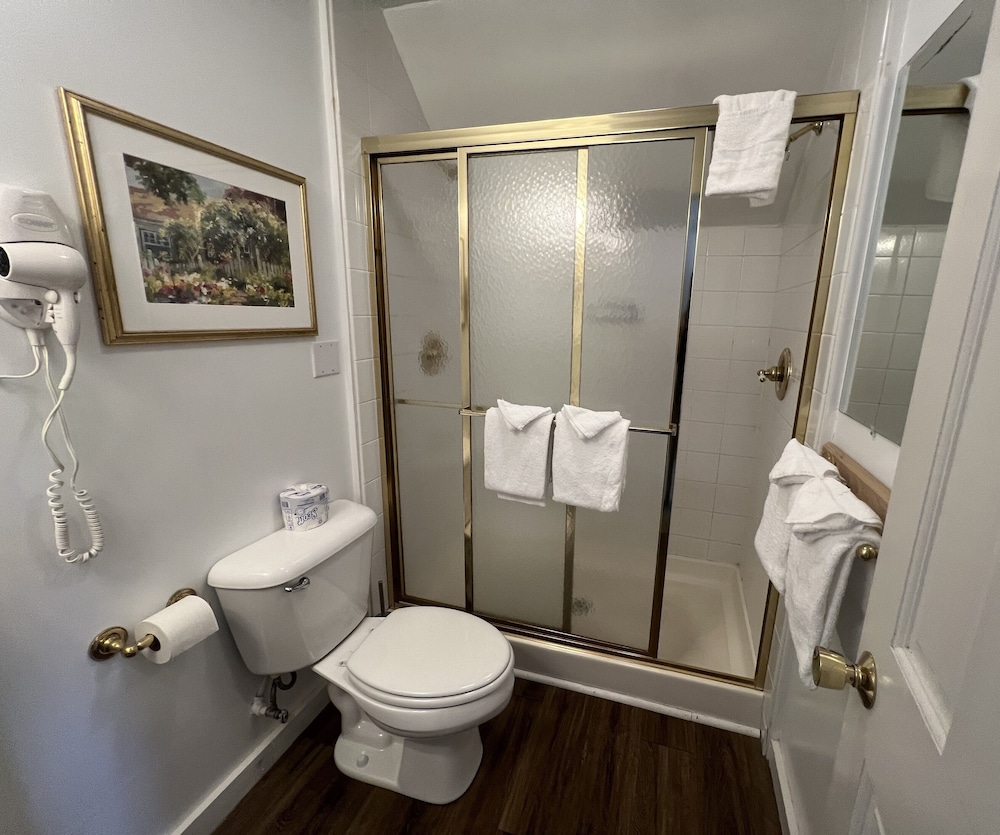 Carriage House photo 3