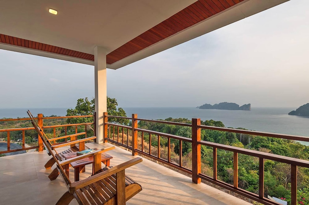 Deluxe Ocean Room, Panorama View - Photo 10