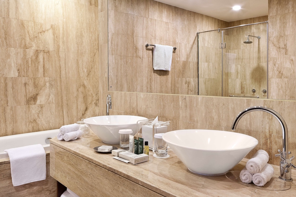4 Bedroom Presidential Suite With Sea View thumbnail 5