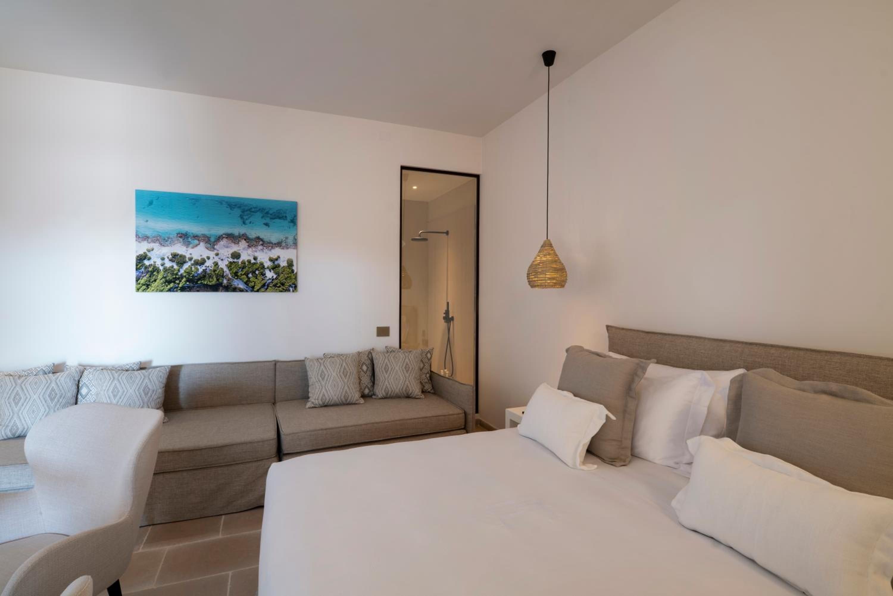 Suite - Photo 9