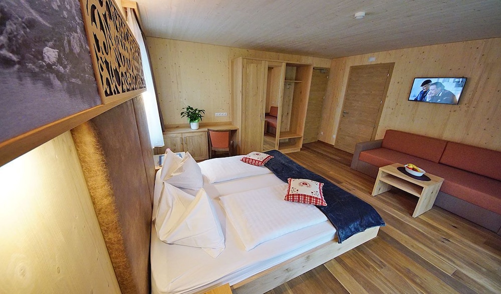 Superior Chalet, Mountain View photo 3