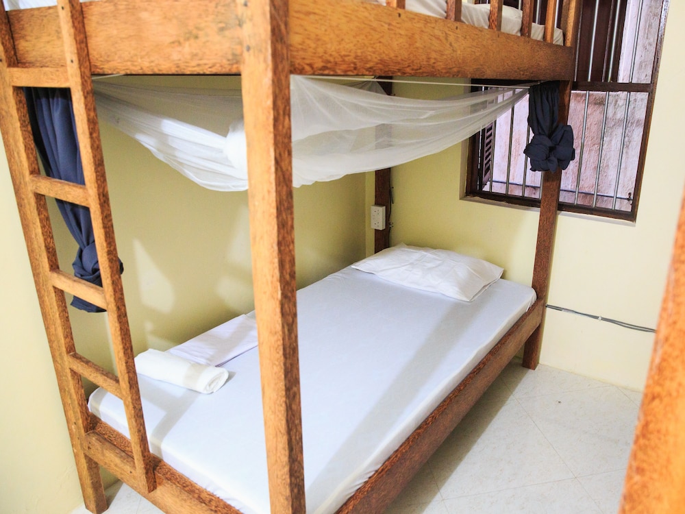 Basic Shared Dormitory, Mixed Dorm, Shared Bathroom photo 2