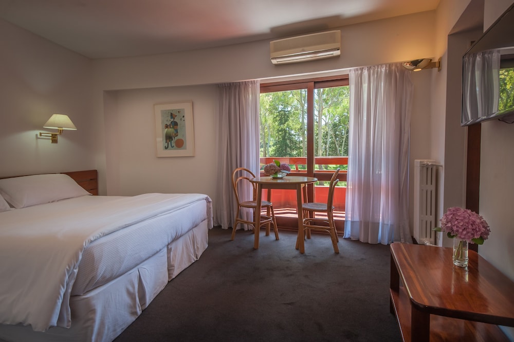 Standard Double or Twin Room, 1 King Bed, Balcony, Garden View