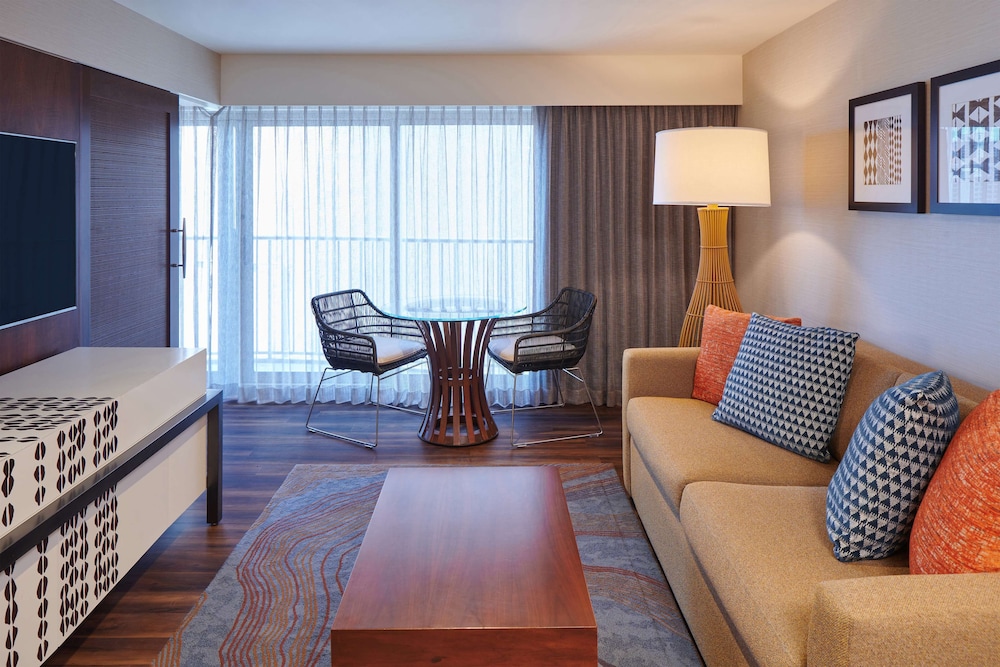 Suite, 1 Bedroom, Accessible, Non Smoking (Mobility & Hearing, Roll-in Shower)
