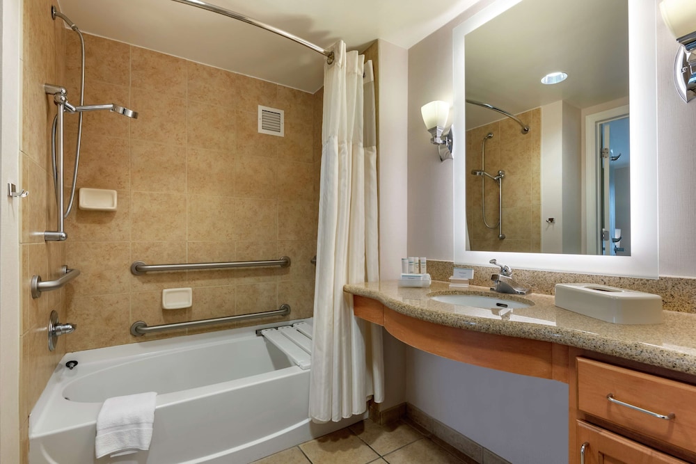 Suite, 1 King Bed, Accessible, Bathtub