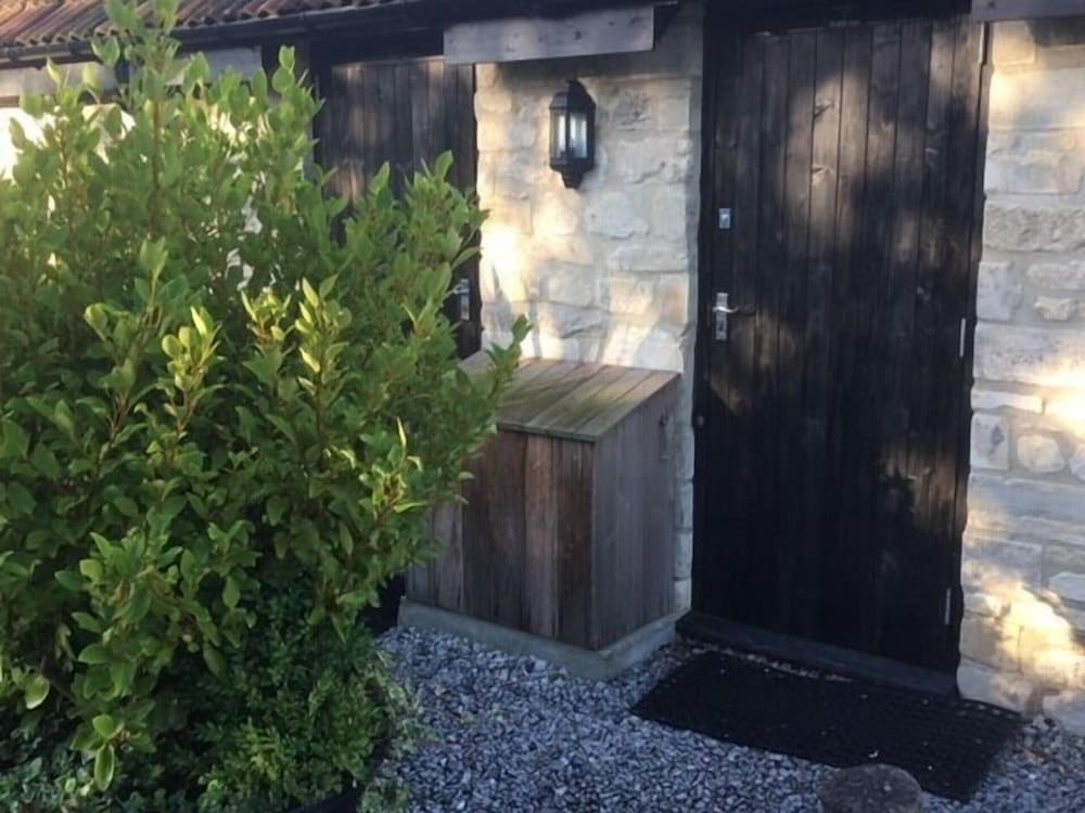 Basic Room, Private Bathroom, Garden View (Tom (Shepherd's Hut)) photo 3
