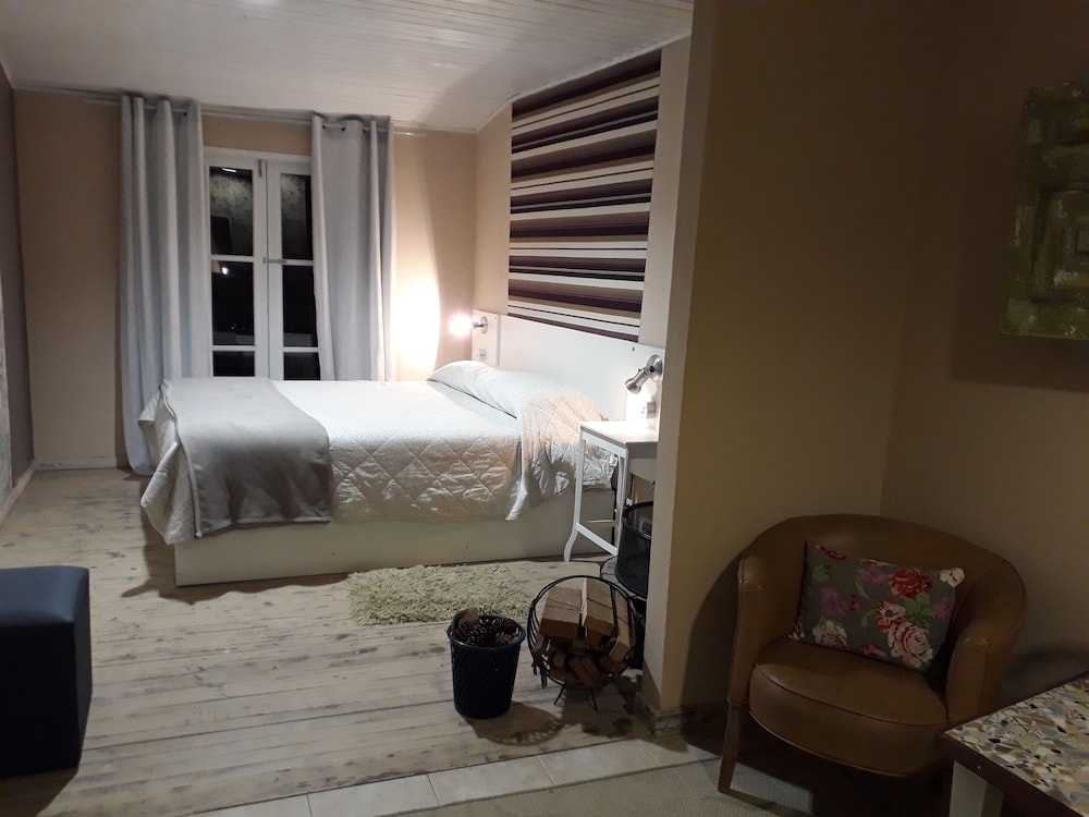 Panoramic Quadruple Room, Patio, Mountain View photo 1