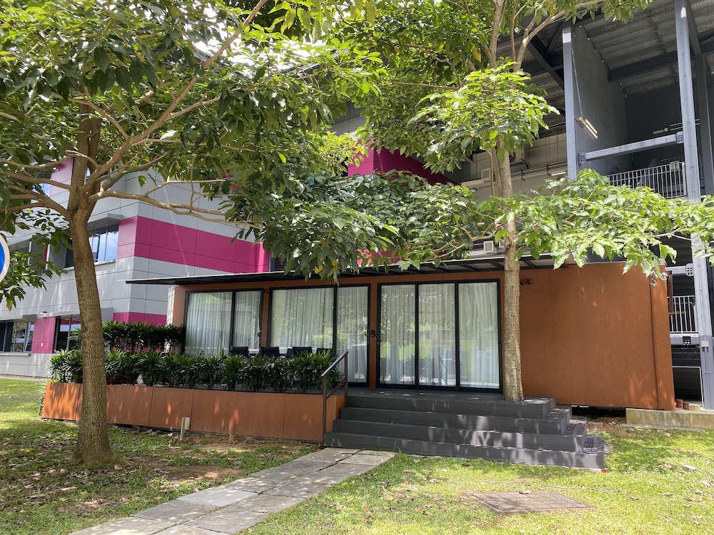 Cabin - Block 77