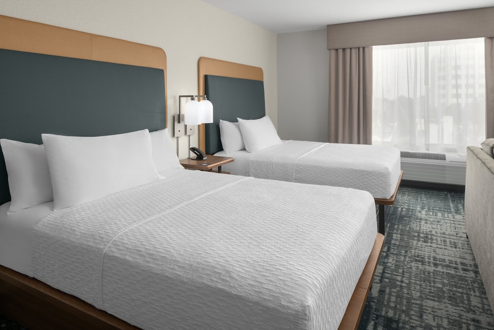 Studio Suite, 2 Queen Beds, Accessible, Bathtub - Photo 2