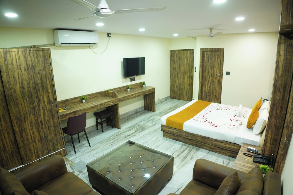 Luxury Suite, City View