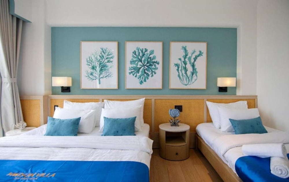 Family Room, Garden View