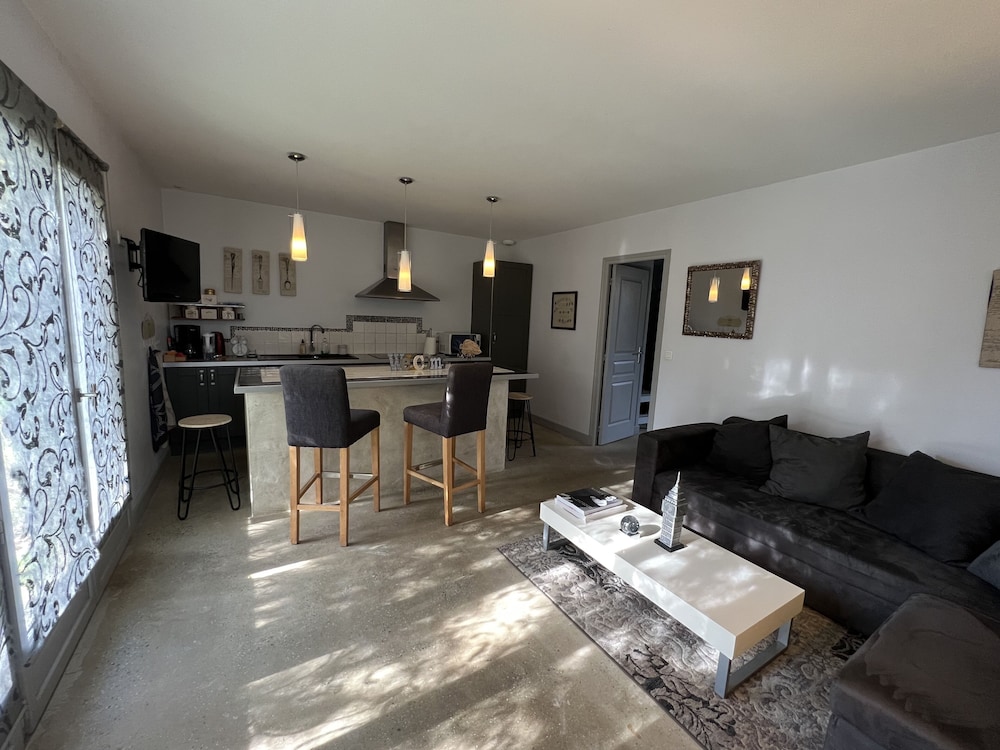 Traditional Apartment - Photo 4