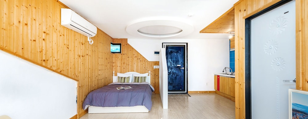 Room, Ocean View (201) photo 3