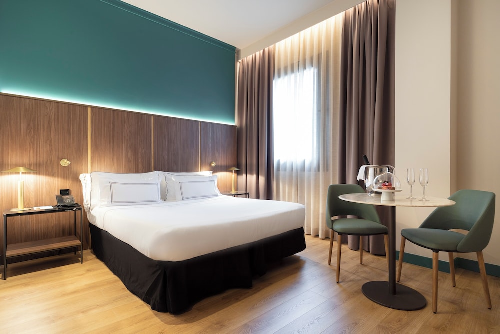Grand Room (Premium)