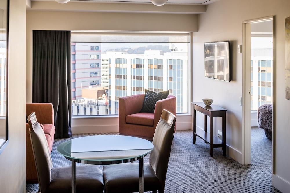 Suite, 1 Bedroom - Photo 5