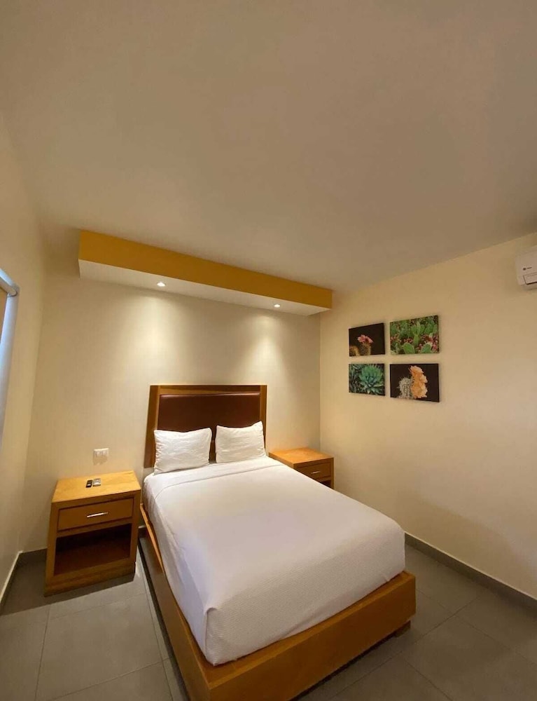 Basic Suite photo 1