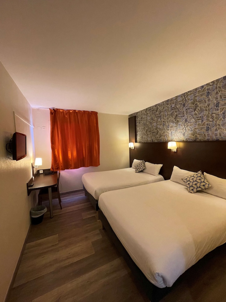 Standard Room, 2 Double Beds