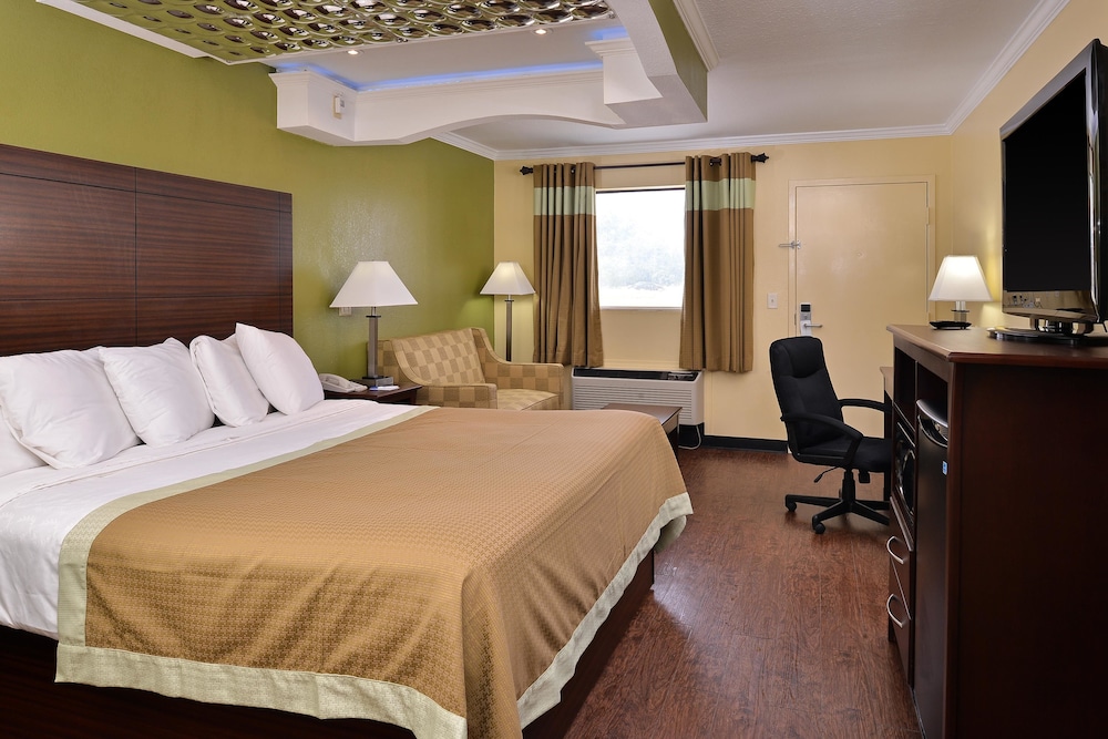 Room, 1 King Bed, Non Smoking photo 1